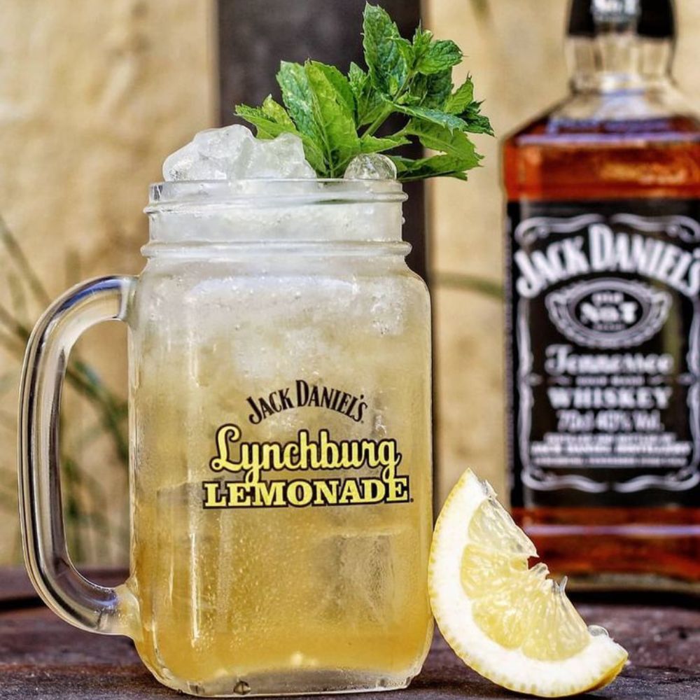 Jack Daniel´s 0,7l Lynchburg Lemonade gift box + lonček/mug